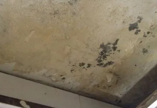 红旗阳台漏水维修公司分享下红旗卫生间渗水维修需要注意哪些问题。