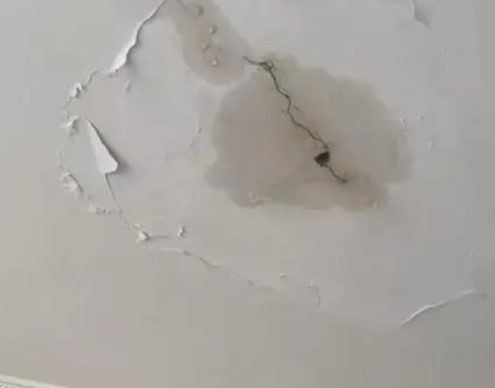 红旗阳台漏水维修公司分享下屋面防水工程质量问题原因分析